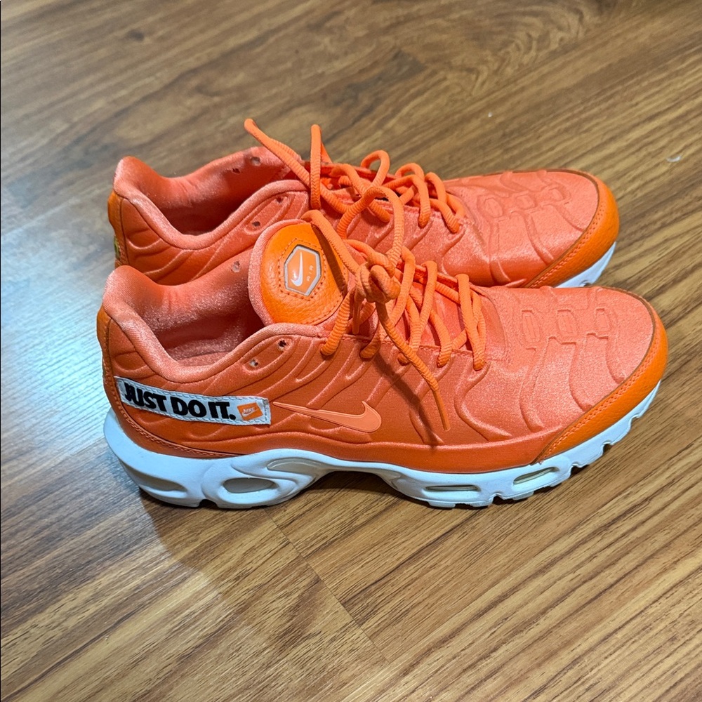 Nike Orange 'Just Do It' Cushioned Runner Sneakers